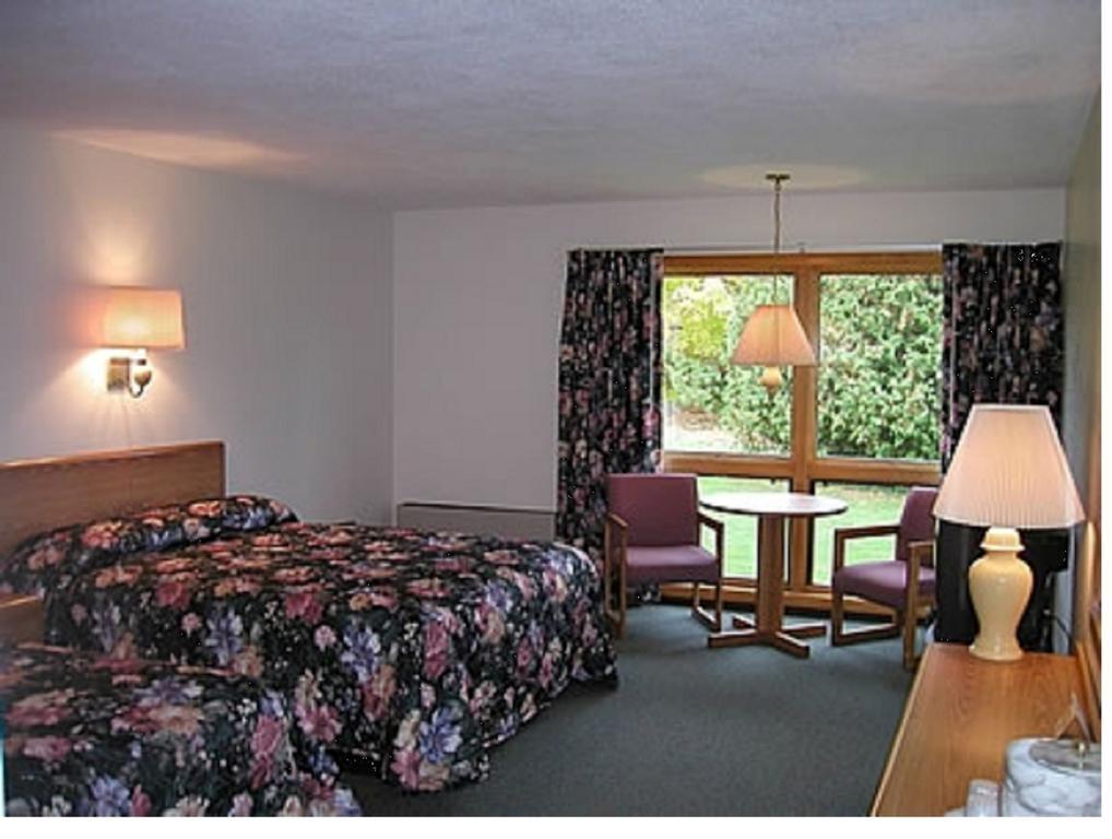 T-Bird Motor Inn Shelburne Habitación foto